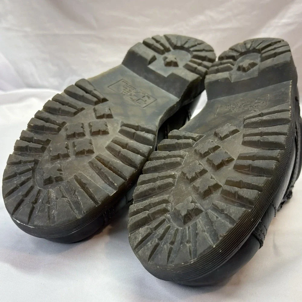 Dr. Martens excellent preowned